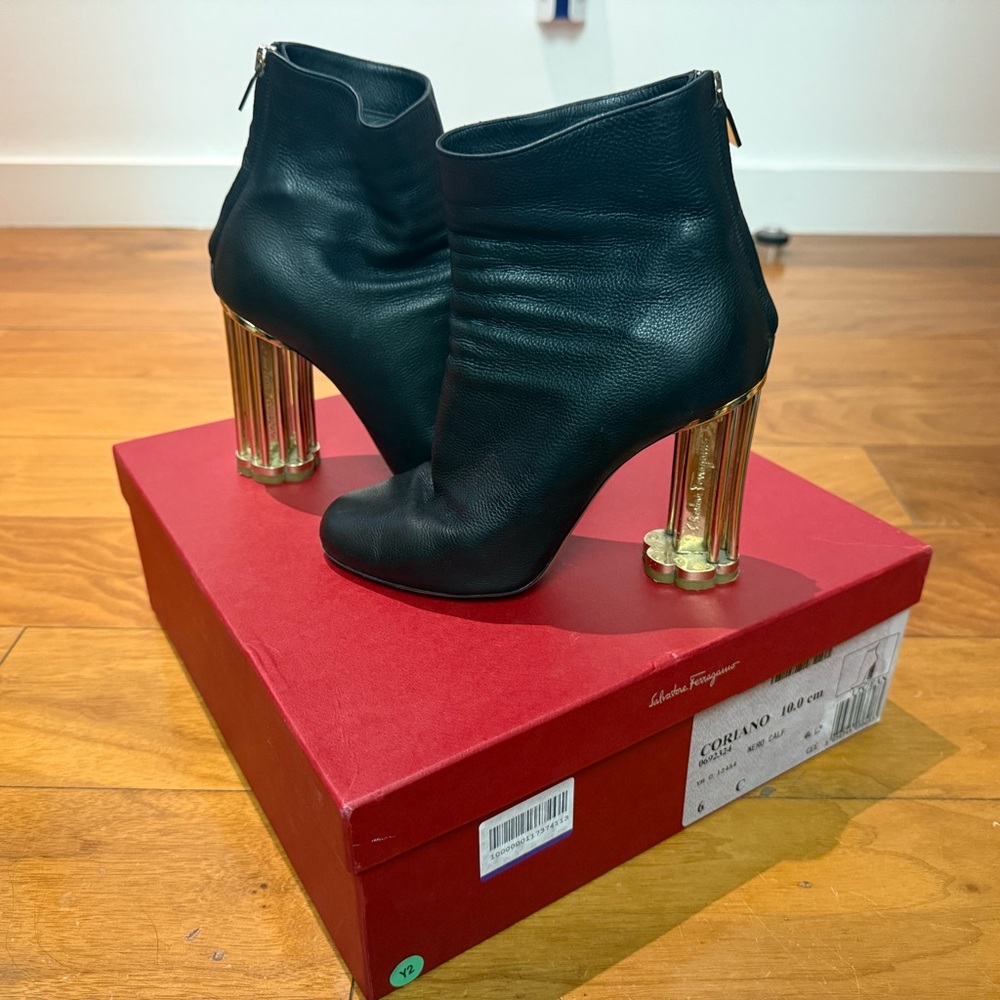 Salvador Ferragamo coriano 10.0 cm  Black Leather Ankle Boots with Gold Heels